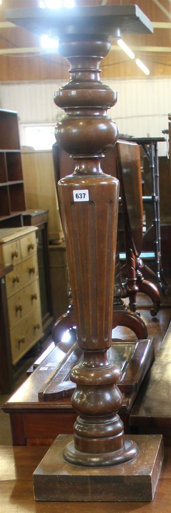 Mahogany pedestal